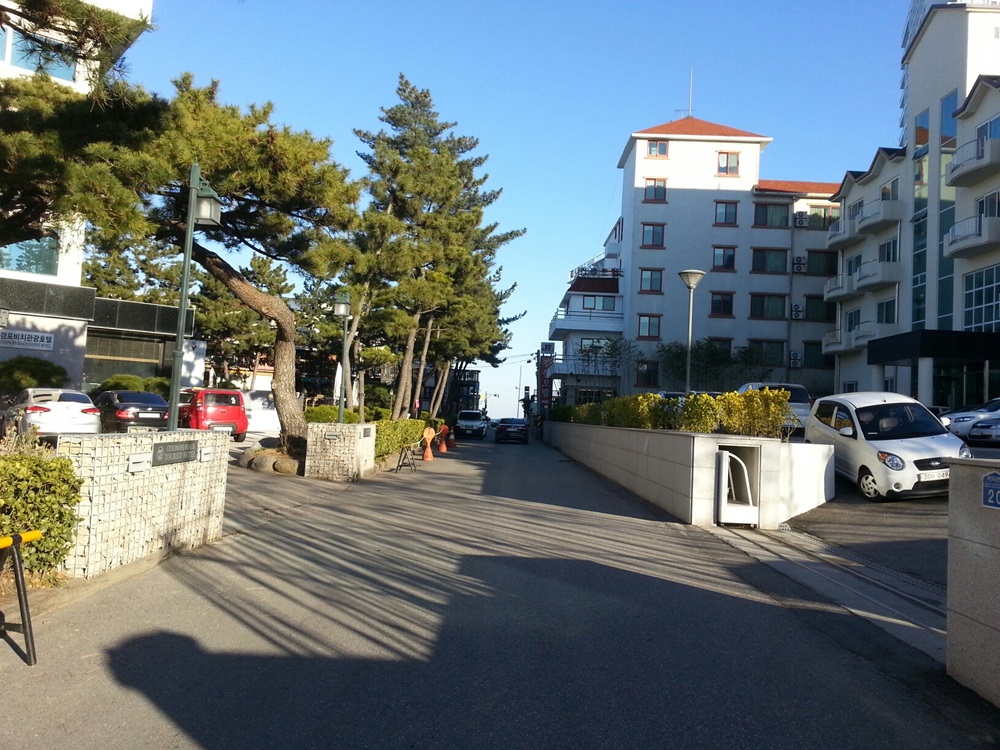 호텔입구 바다방향