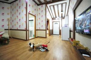 허브동2F-헤이그(17평)