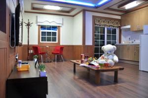 숲속동2F-미루나무(15평)