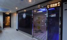A동 로비